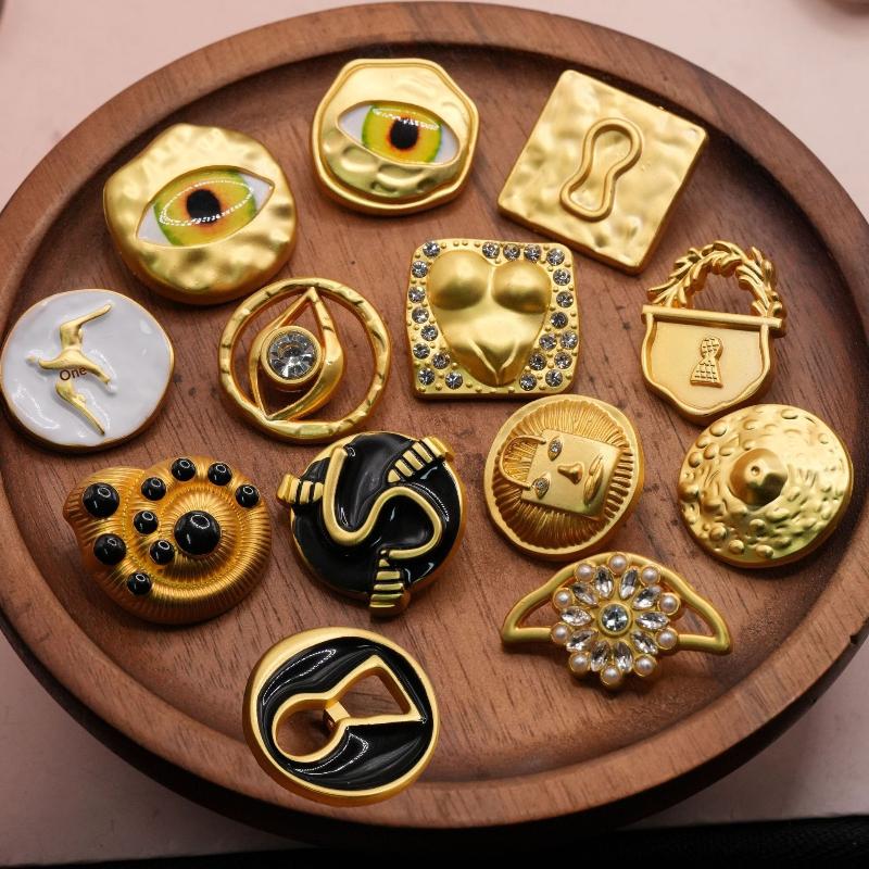 Vintage Collectible Buttons - Vintage metalen knopen artistiek oog hartvormige