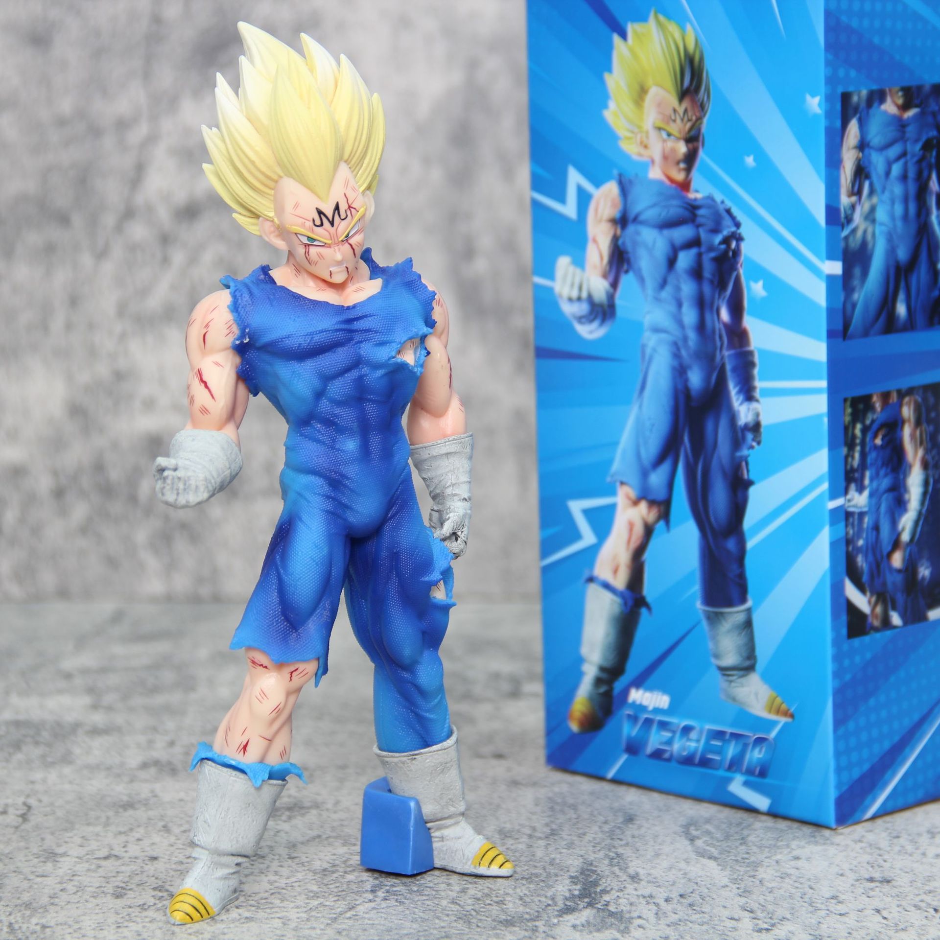 Vintage Collectible Figurines - Dragon Ball Z Super Saiyan Prins